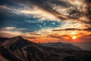 mountains-landscape-sunset-440520.jpg